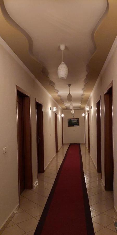 Hotel Vila Toska Piskupat Екстер'єр фото
