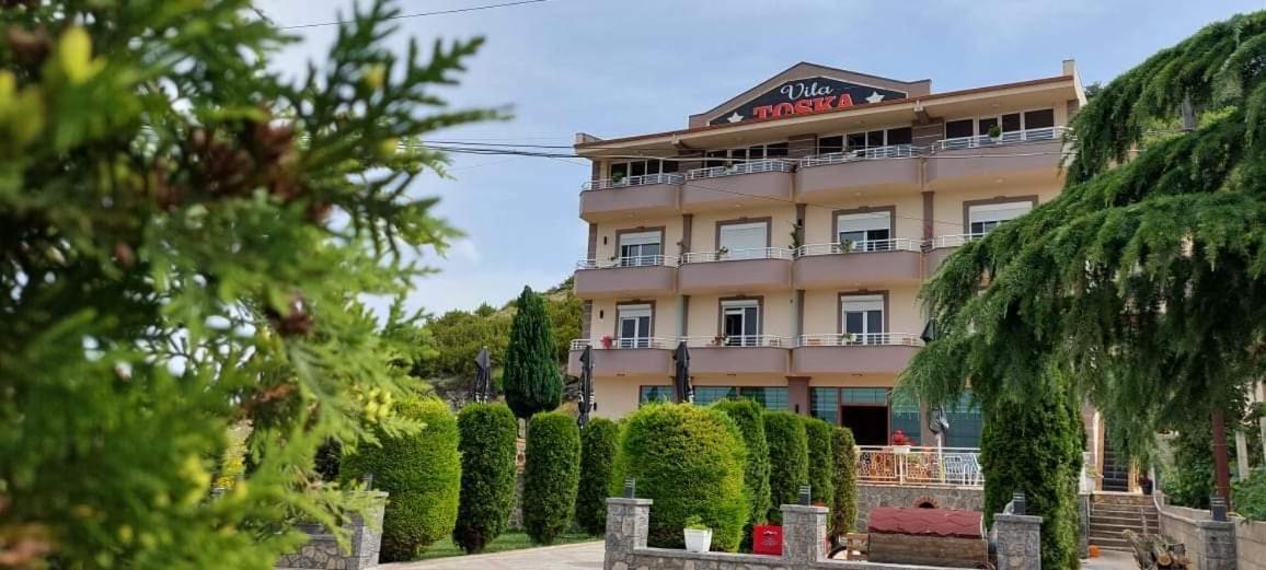 Hotel Vila Toska Piskupat Екстер'єр фото