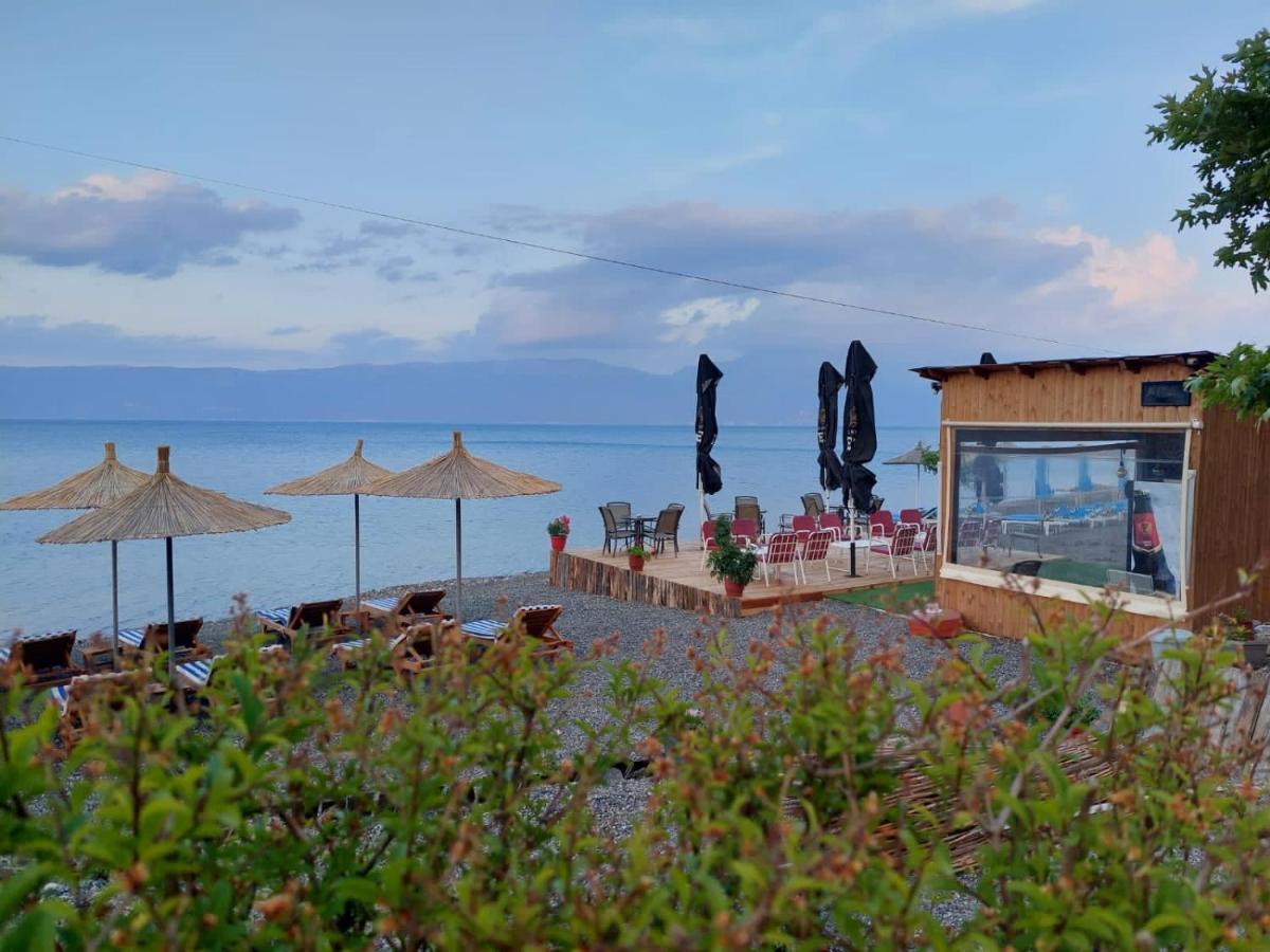 Hotel Vila Toska Piskupat Екстер'єр фото