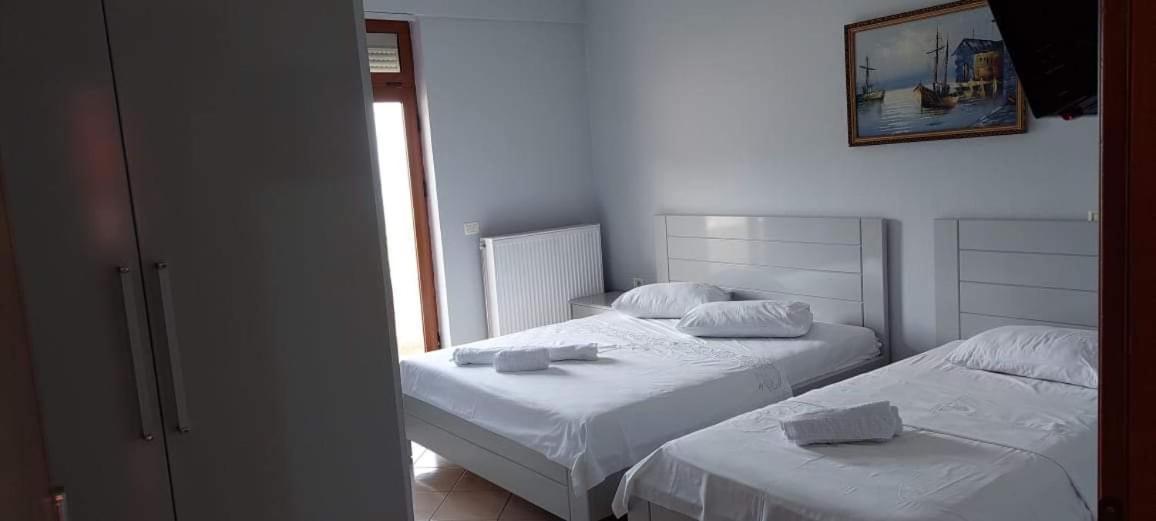 Hotel Vila Toska Piskupat Екстер'єр фото