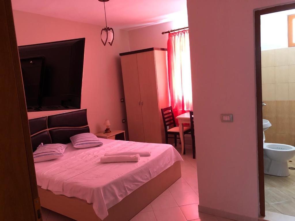 Hotel Vila Toska Piskupat Екстер'єр фото