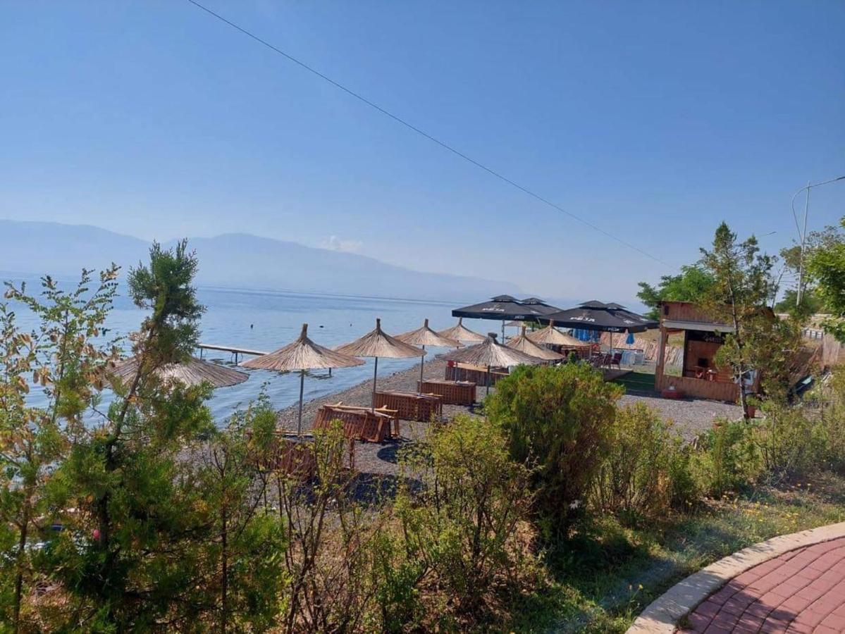 Hotel Vila Toska Piskupat Екстер'єр фото