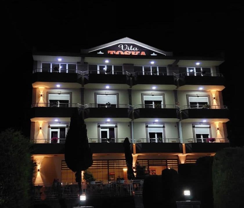 Hotel Vila Toska Piskupat Екстер'єр фото