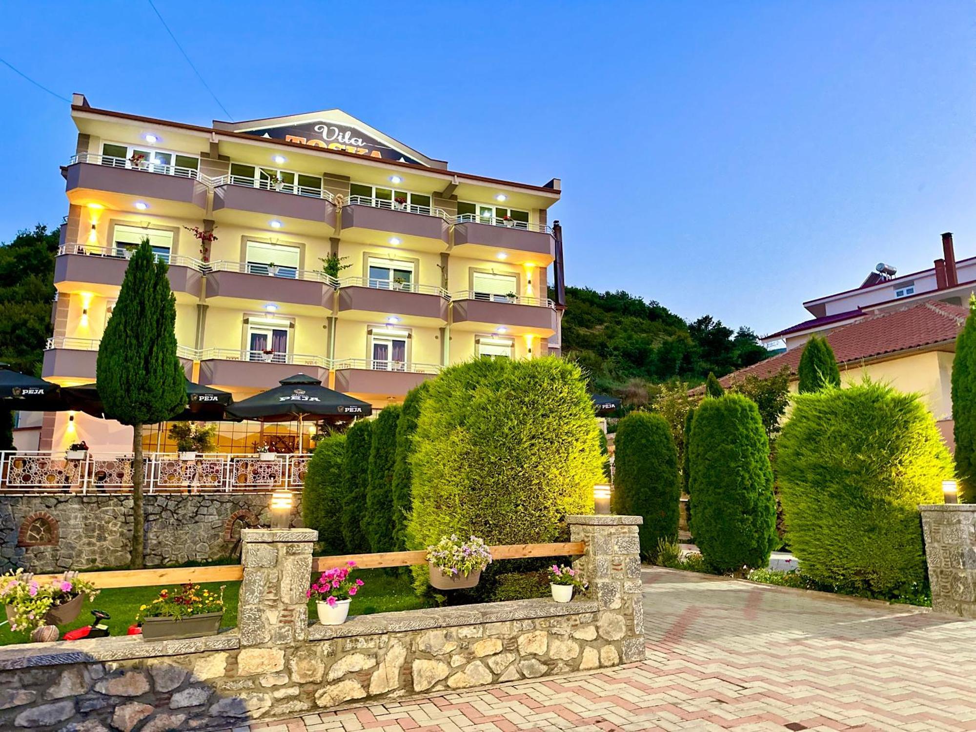 Hotel Vila Toska Piskupat Екстер'єр фото