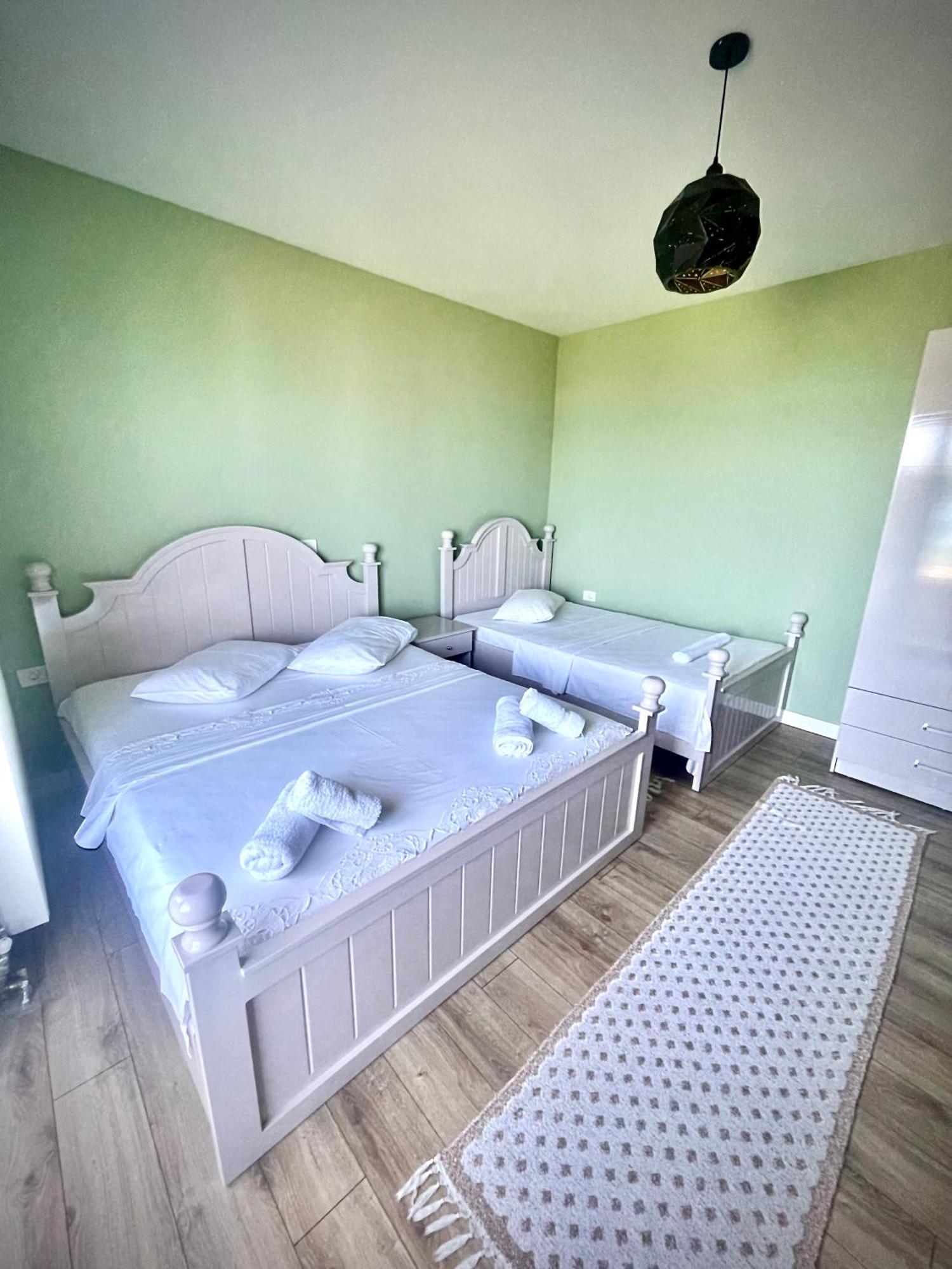 Hotel Vila Toska Piskupat Екстер'єр фото