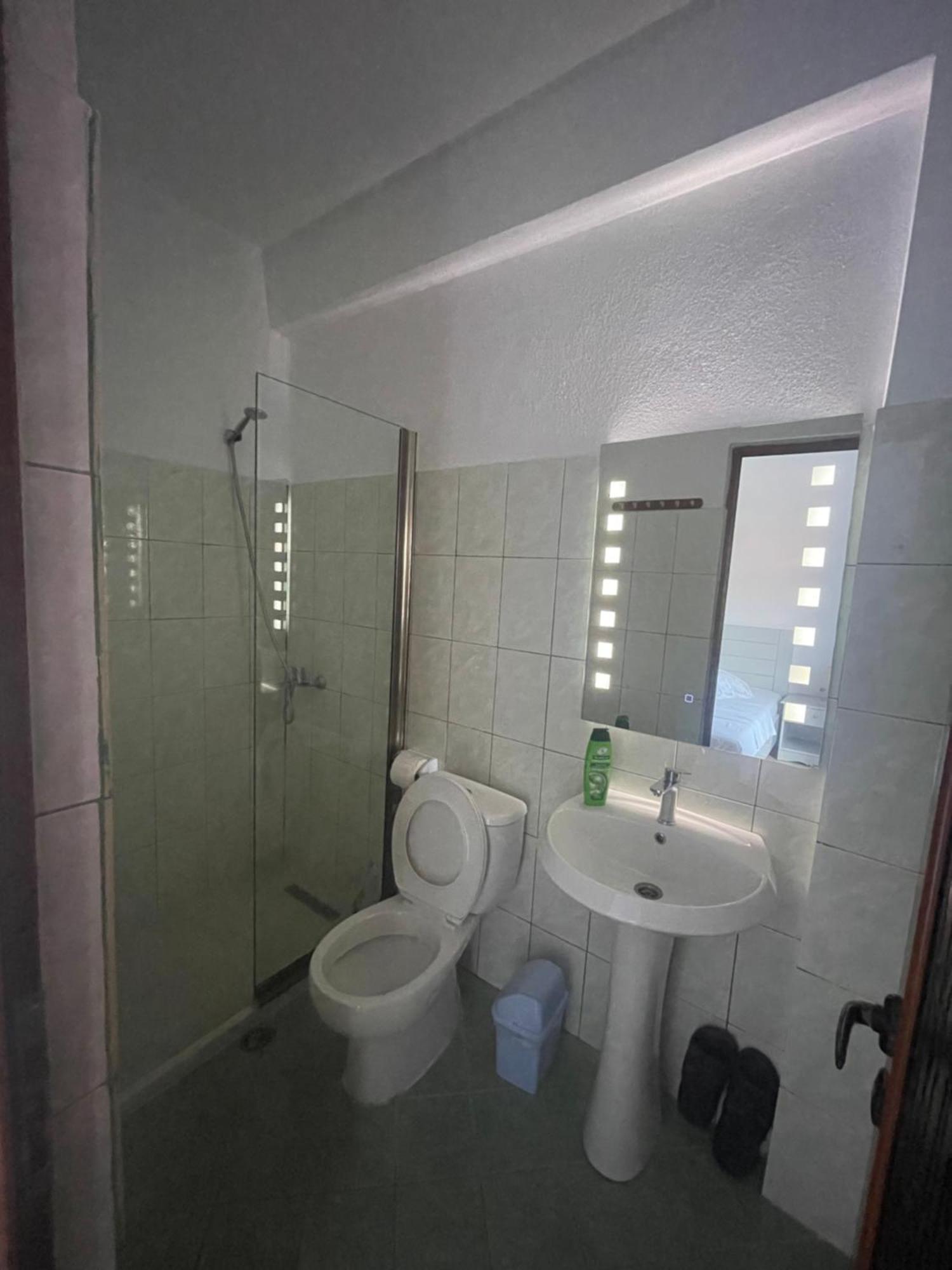Hotel Vila Toska Piskupat Екстер'єр фото