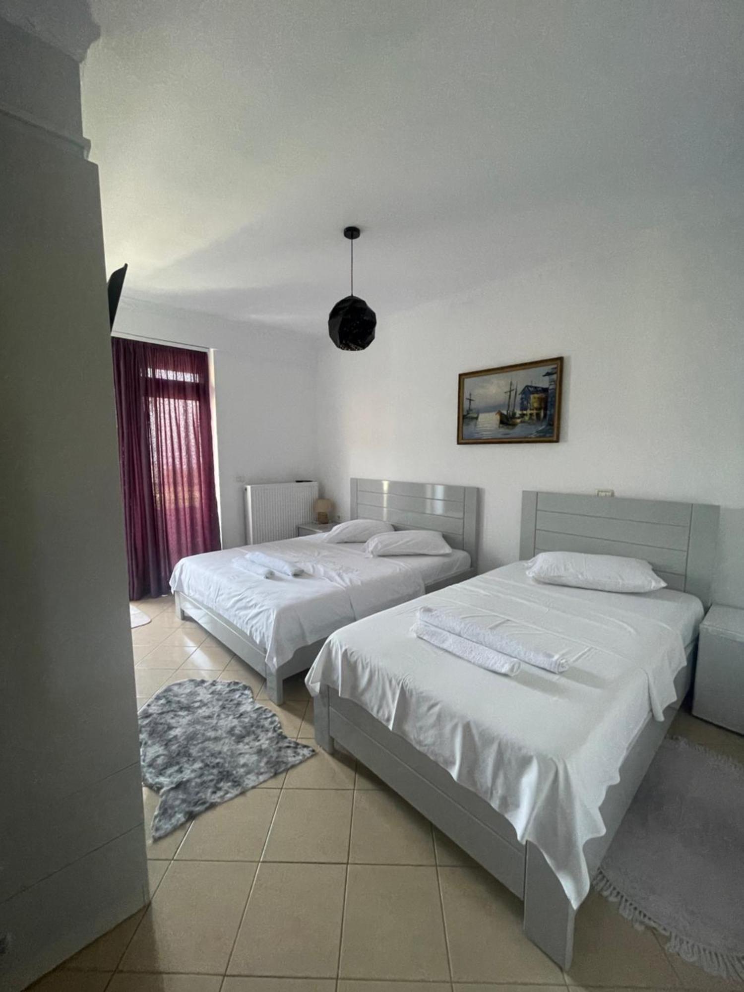 Hotel Vila Toska Piskupat Екстер'єр фото