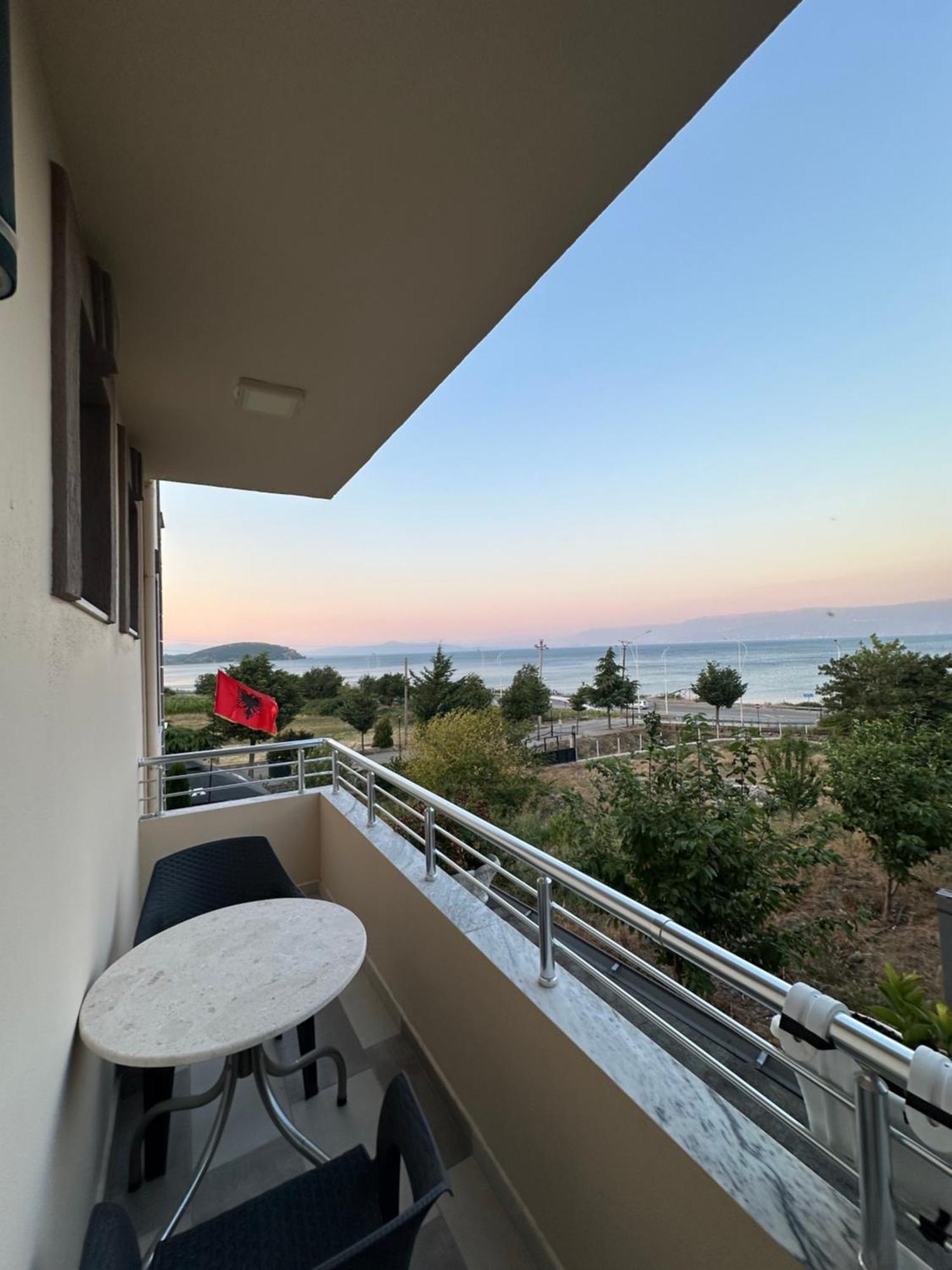Hotel Vila Toska Piskupat Екстер'єр фото