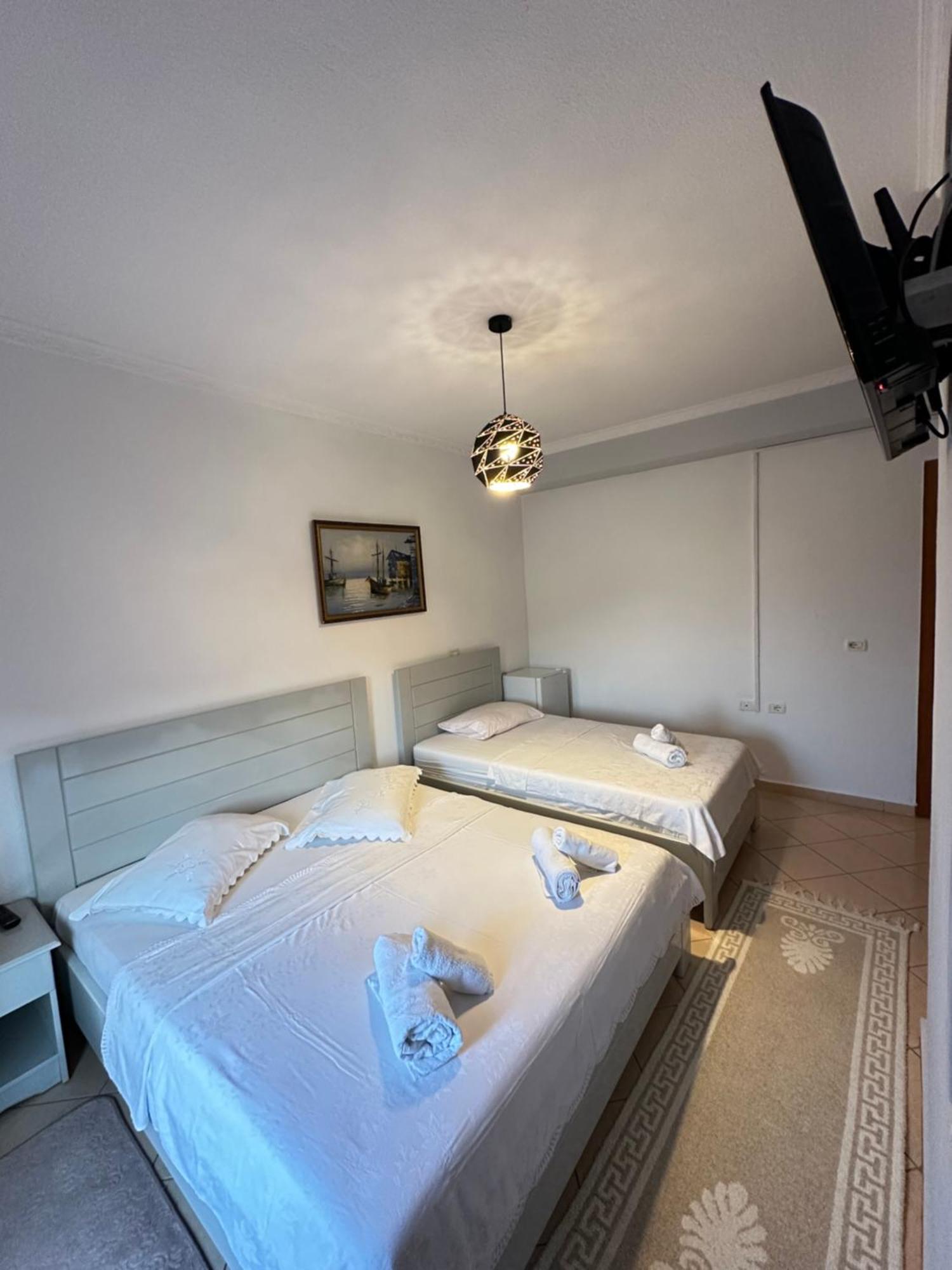 Hotel Vila Toska Piskupat Екстер'єр фото